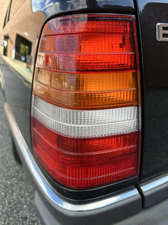 1995 Mercedes-Benz W124 E-Class - Image 29 of 31