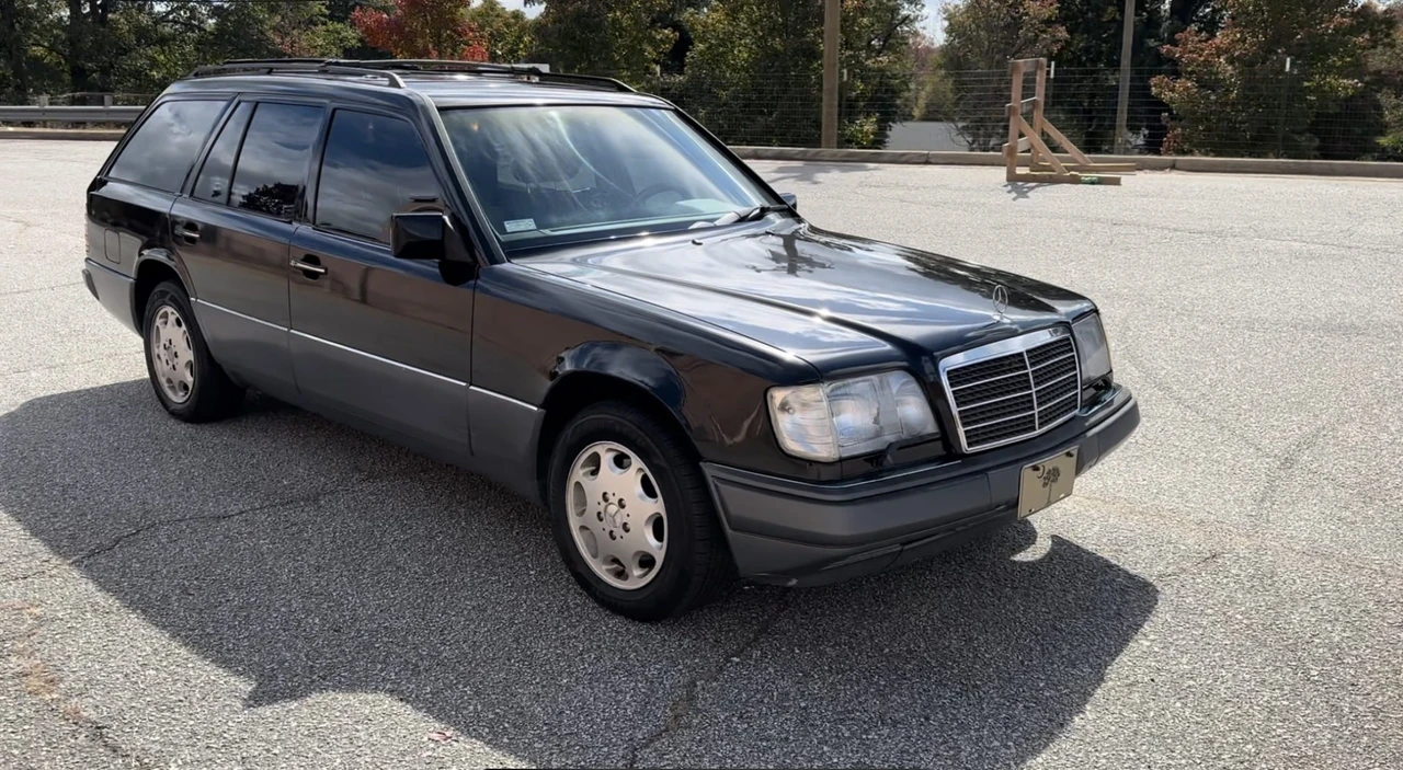 1995 Mercedes-Benz W124 E-Class - Image 2 of 31