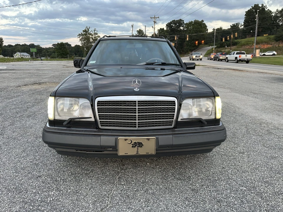 1995 Mercedes-Benz W124 E-Class - Image 13 of 31
