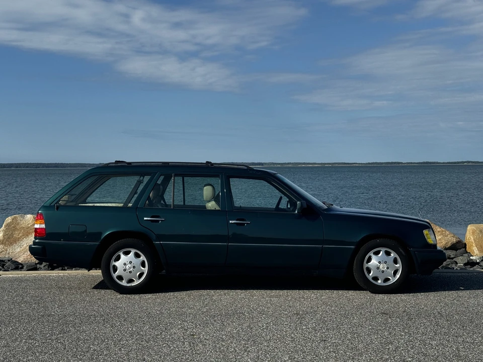 1995 Mercedes-Benz W124 E-Class - Image 8 of 31