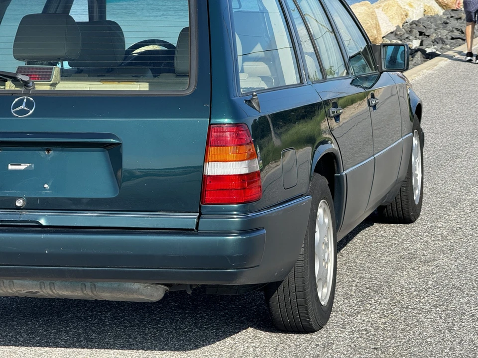 1995 Mercedes-Benz W124 E-Class - Image 29 of 31
