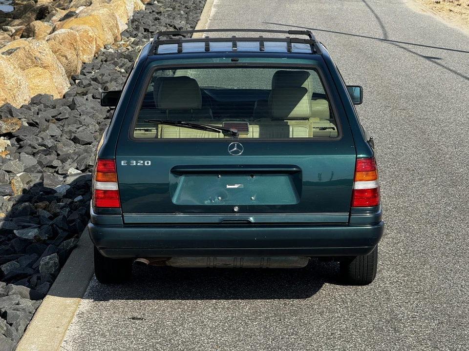 1995 Mercedes-Benz W124 E-Class - Image 13 of 31