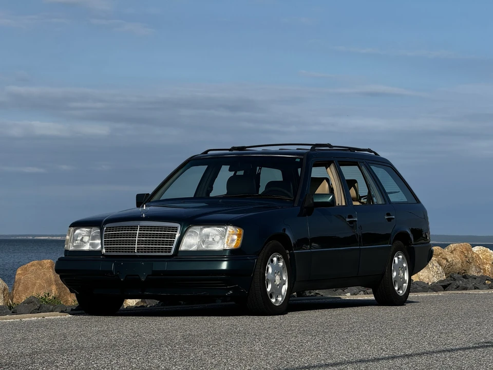 1995 Mercedes-Benz W124 E-Class - Image 2 of 31