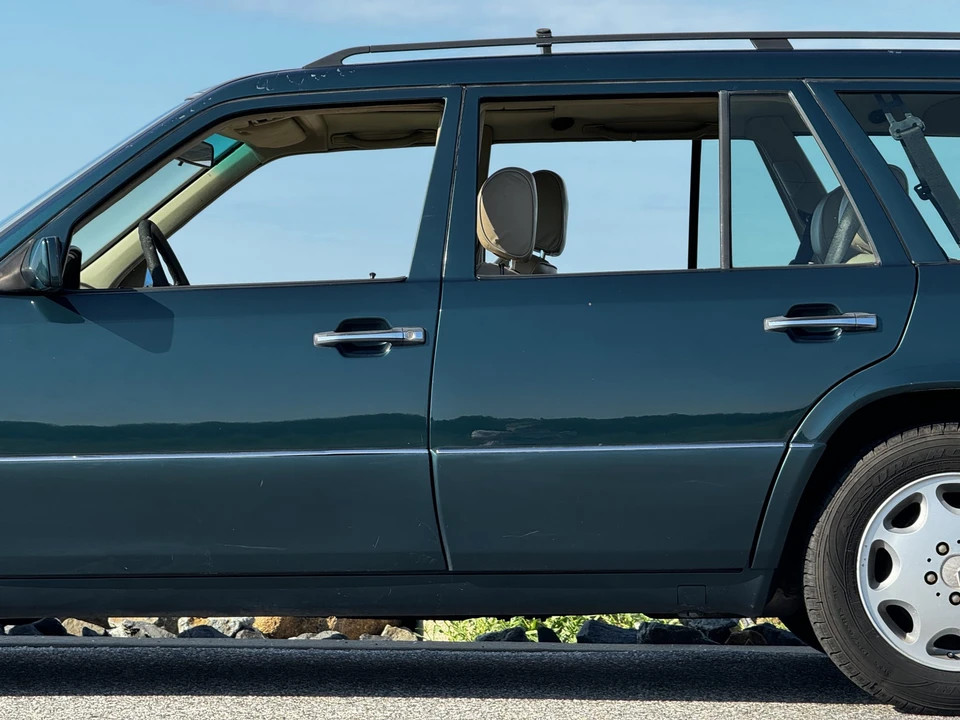 1995 Mercedes-Benz W124 E-Class - Image 18 of 31