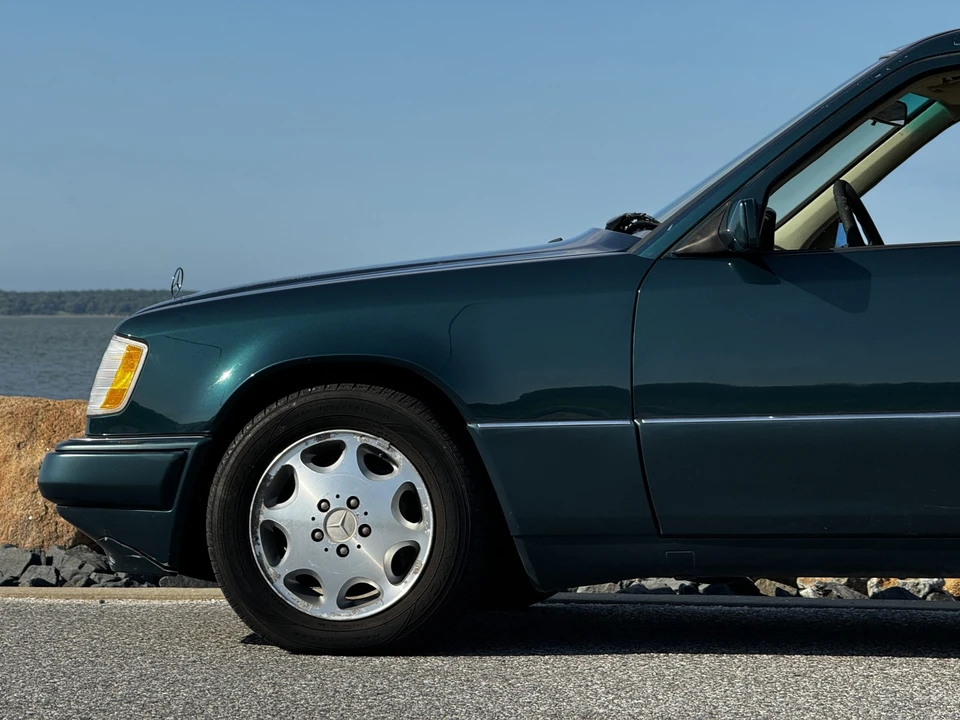 1995 Mercedes-Benz W124 E-Class - Image 17 of 31