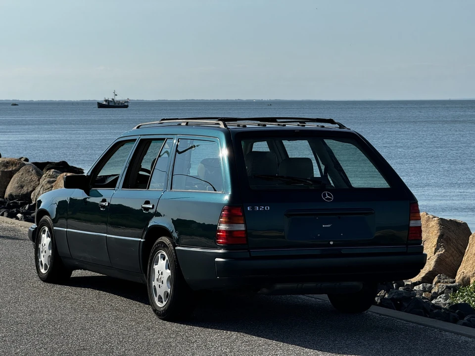 1995 Mercedes-Benz W124 E-Class - Image 14 of 31