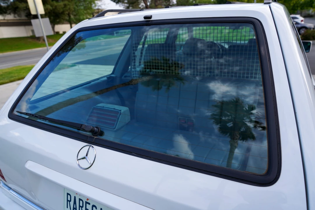 1995 Mercedes-Benz W124 E-Class - Image 28 of 31
