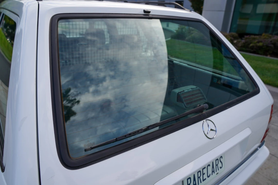 1995 Mercedes-Benz W124 E-Class - Image 25 of 31