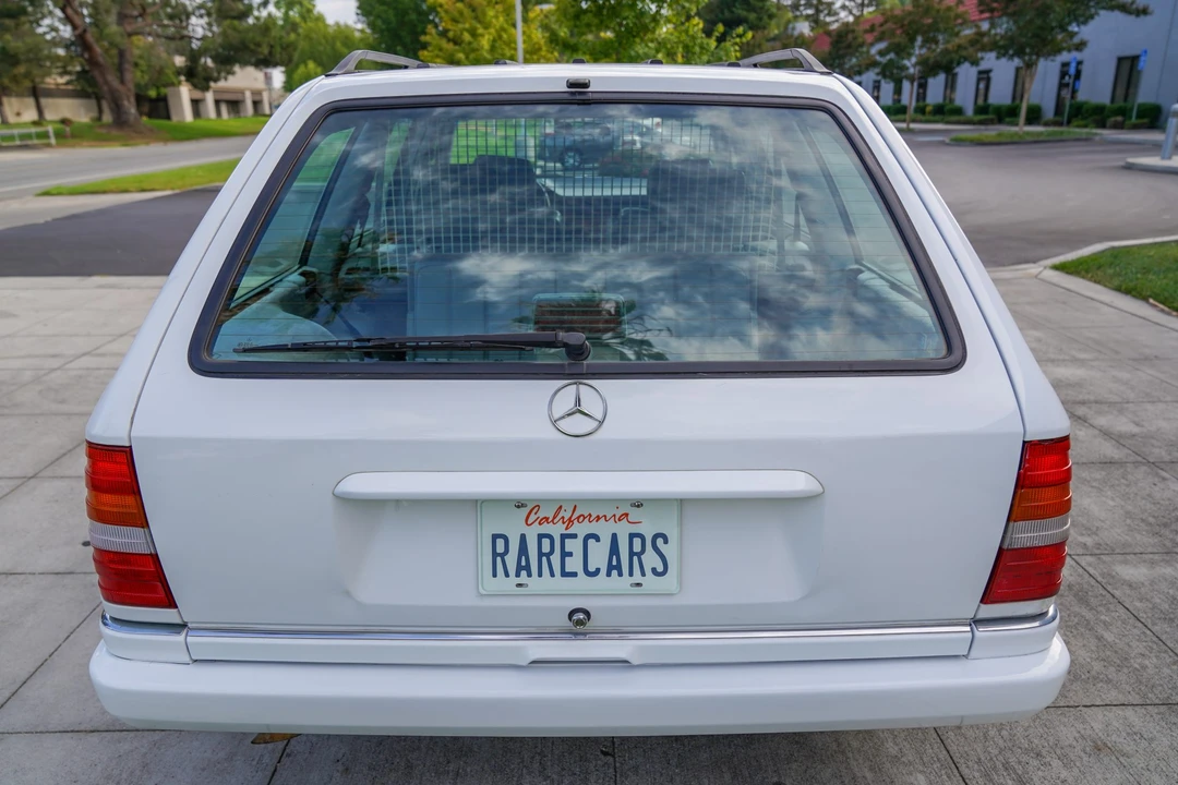 1995 Mercedes-Benz W124 E-Class - Image 14 of 31