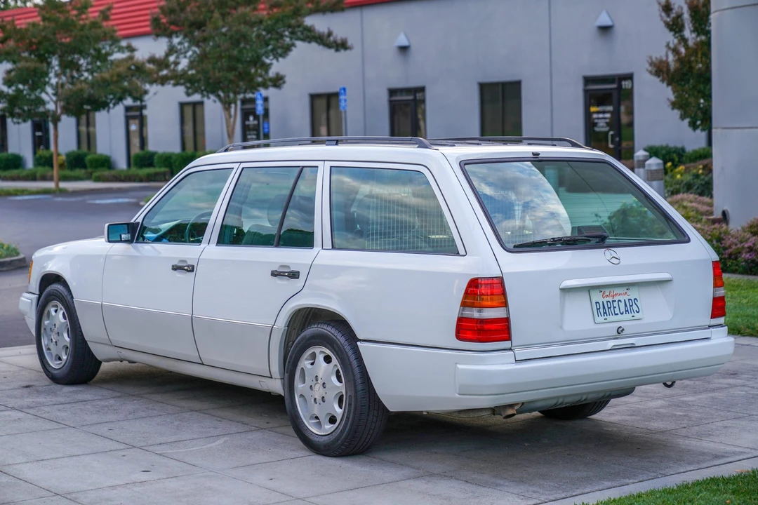 1995 Mercedes-Benz W124 E-Class - Image 4 of 31