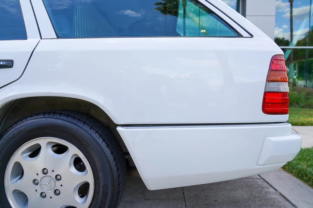 1995 Mercedes-Benz W124 E-Class - Image 24 of 31