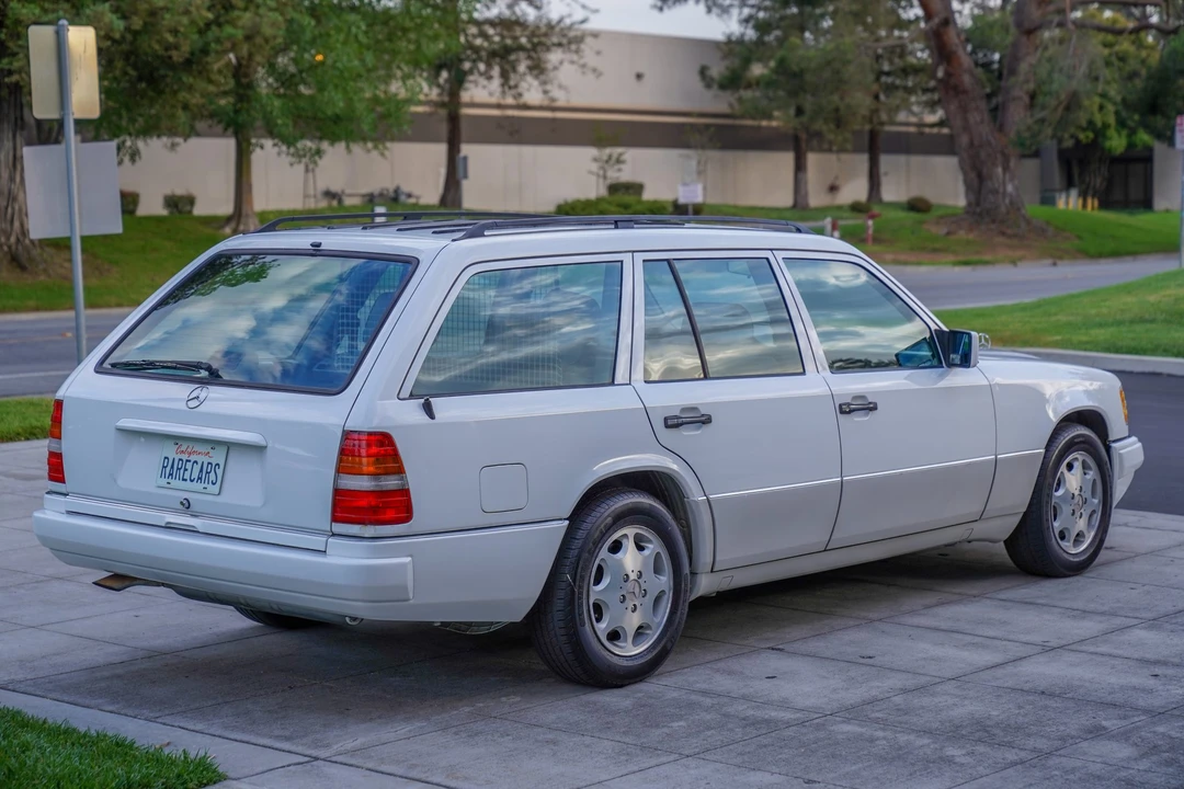 1995 Mercedes-Benz W124 E-Class - Image 6 of 31