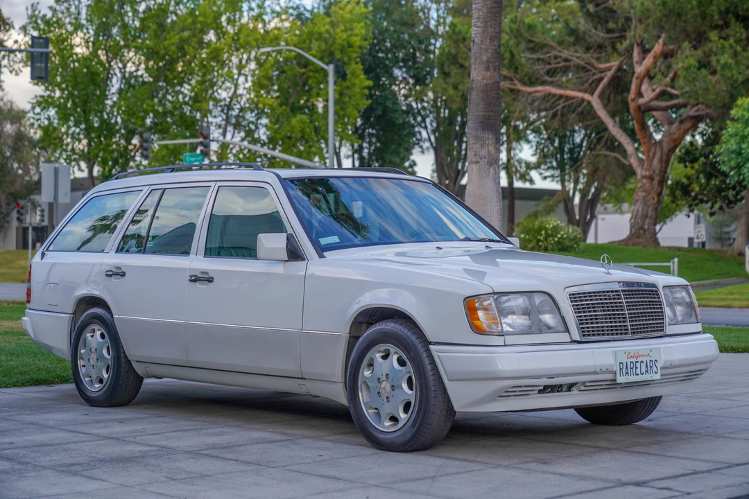 1995 Mercedes-Benz W124 E-Class - Image 8 of 31