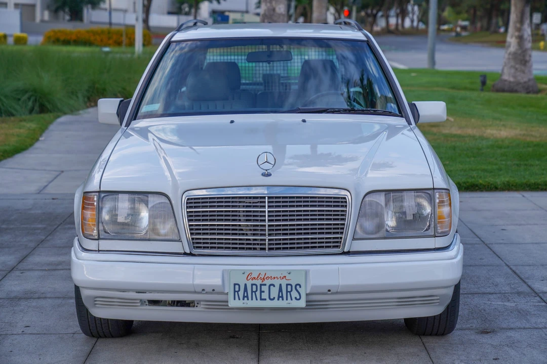 1995 Mercedes-Benz W124 E-Class - Image 9 of 31