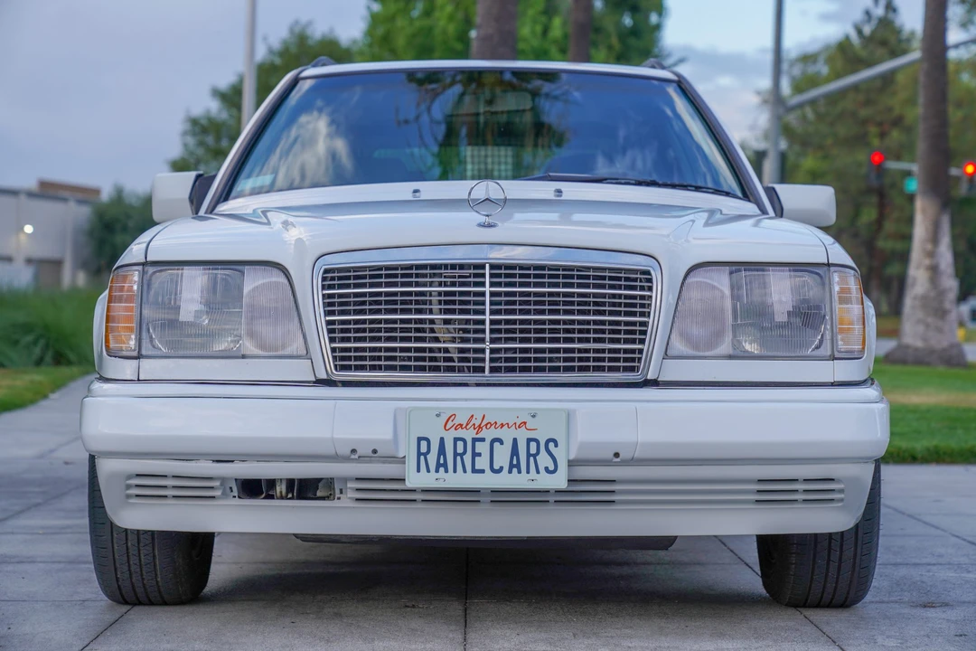 1995 Mercedes-Benz W124 E-Class - Image 10 of 31