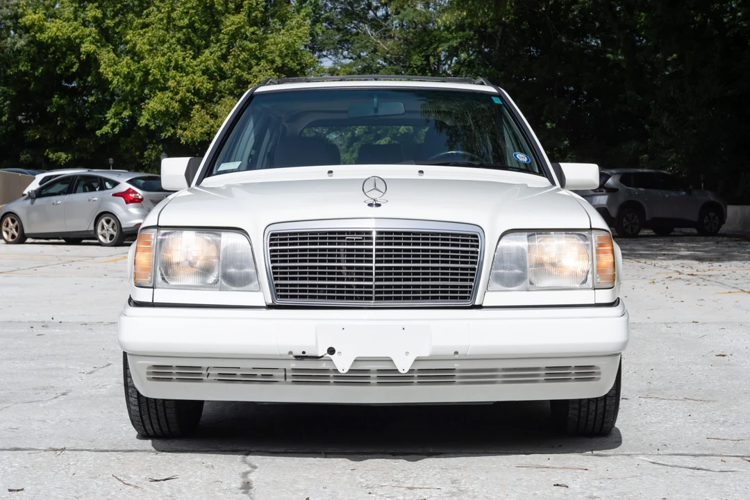 1995 Mercedes-Benz W124 E-Class - Image 15 of 31