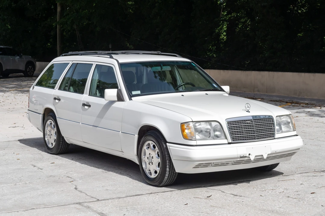 1995 Mercedes-Benz W124 E-Class - Image 12 of 31