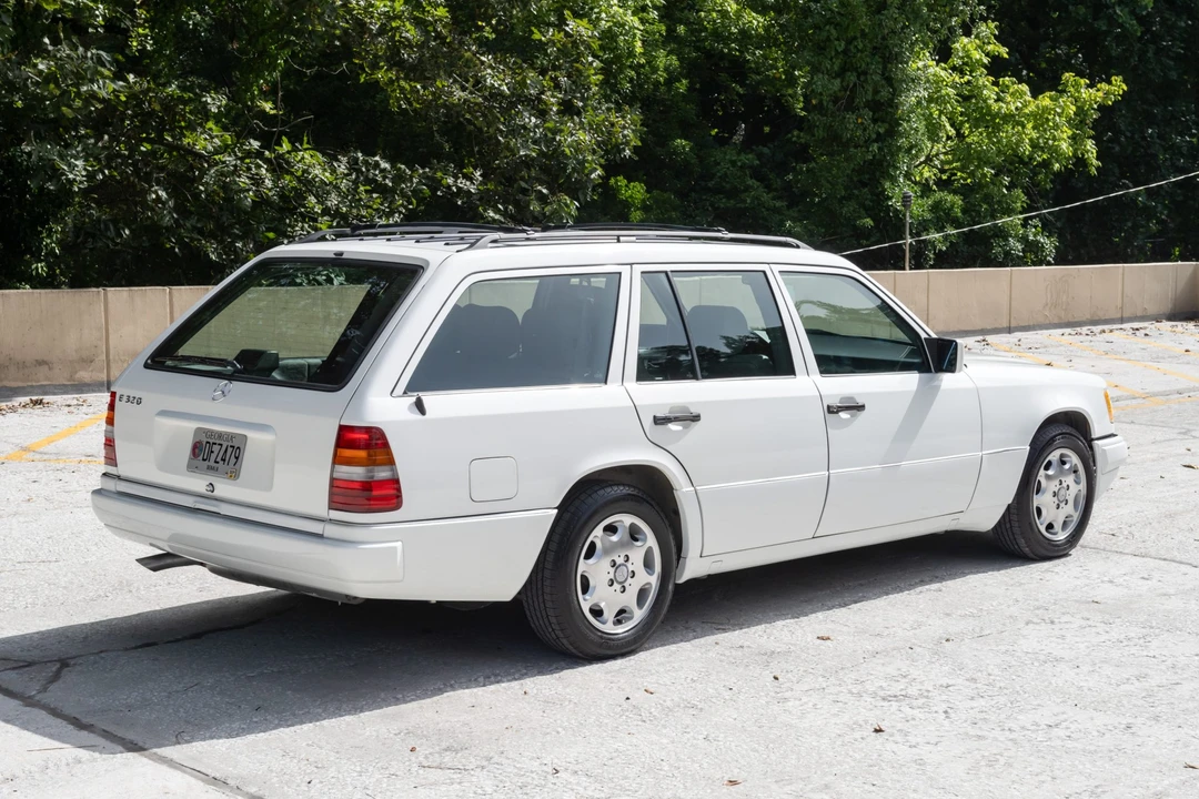 1995 Mercedes-Benz W124 E-Class - Image 10 of 31