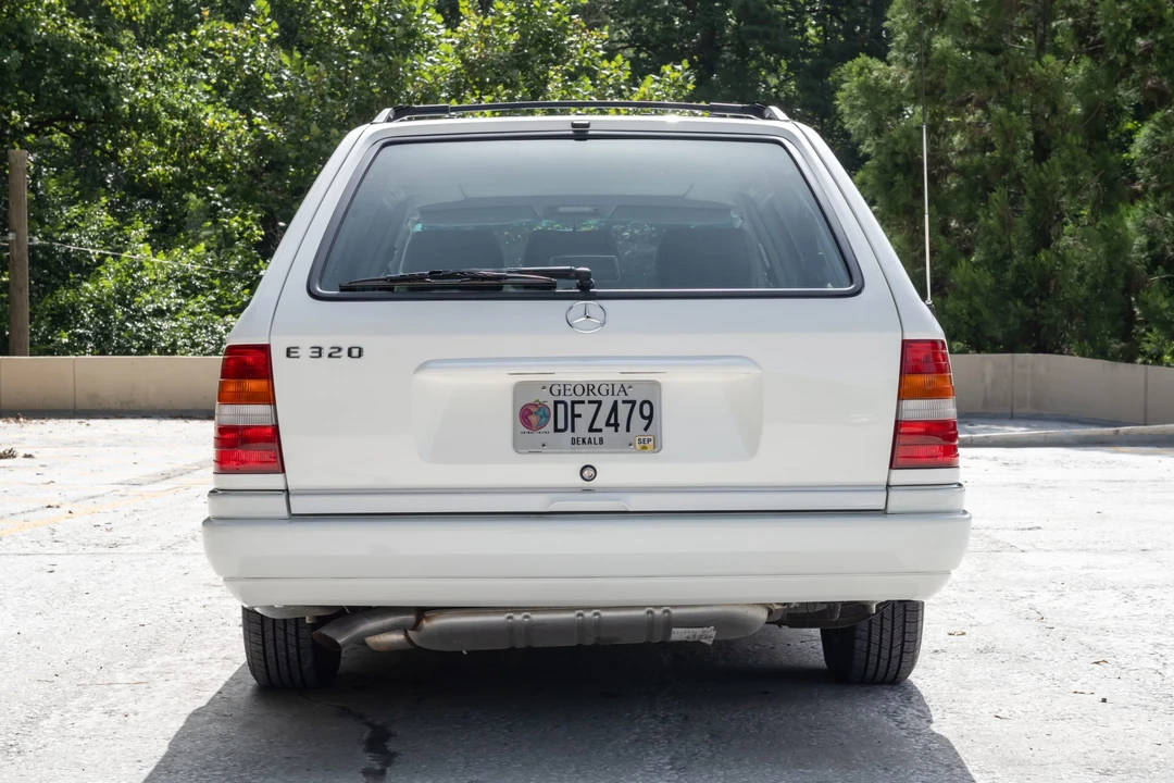1995 Mercedes-Benz W124 E-Class - Image 9 of 31