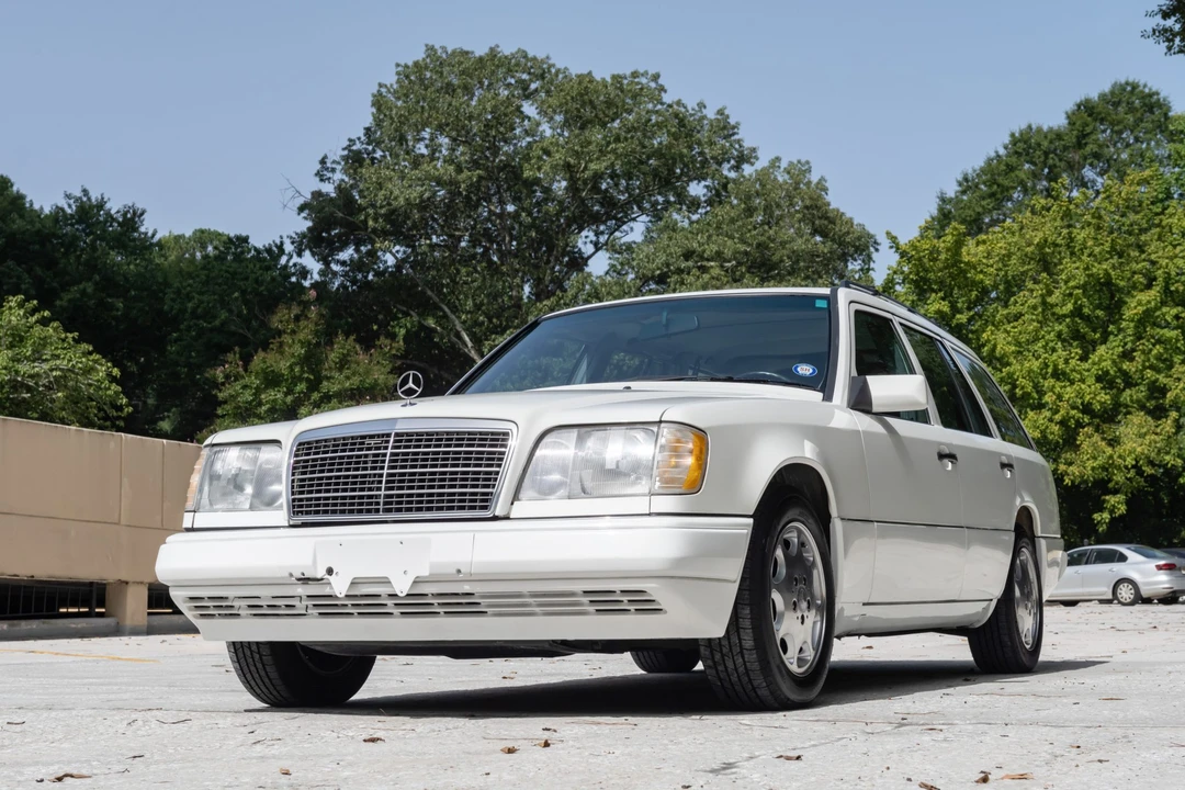 1995 Mercedes-Benz W124 E-Class - Image 3 of 31