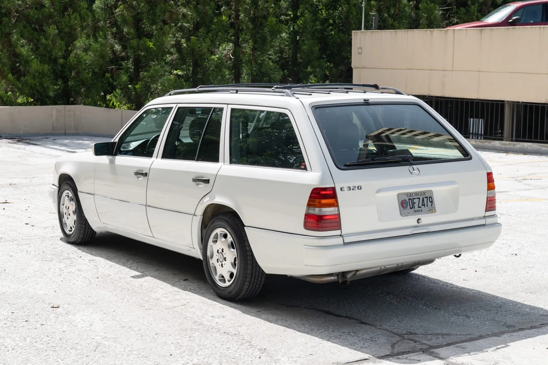 1995 Mercedes-Benz W124 E-Class - Image 7 of 31