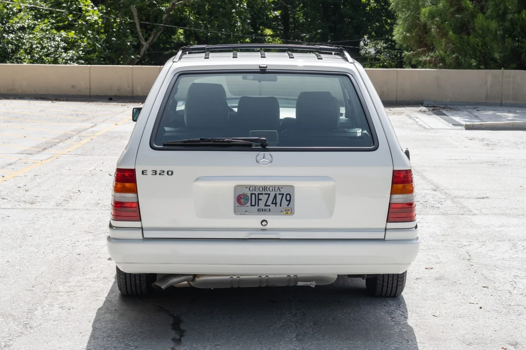 1995 Mercedes-Benz W124 E-Class - Image 8 of 31