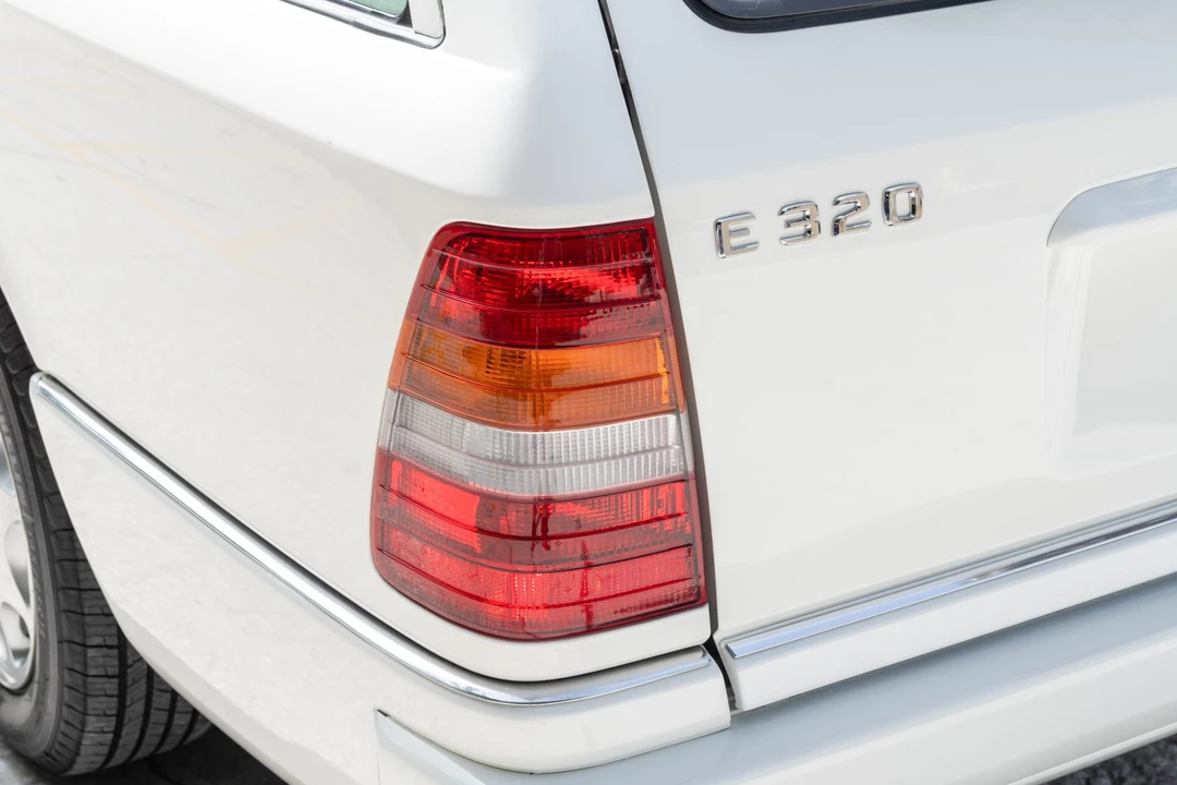 1995 Mercedes-Benz W124 E-Class - Image 29 of 31