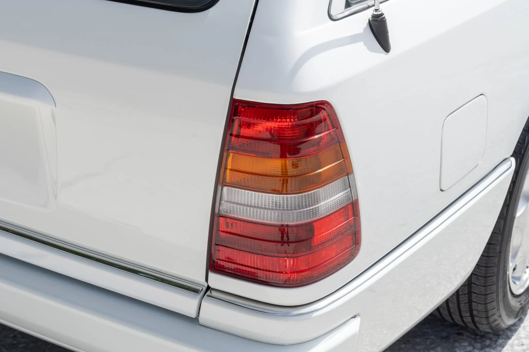 1995 Mercedes-Benz W124 E-Class - Image 31 of 31