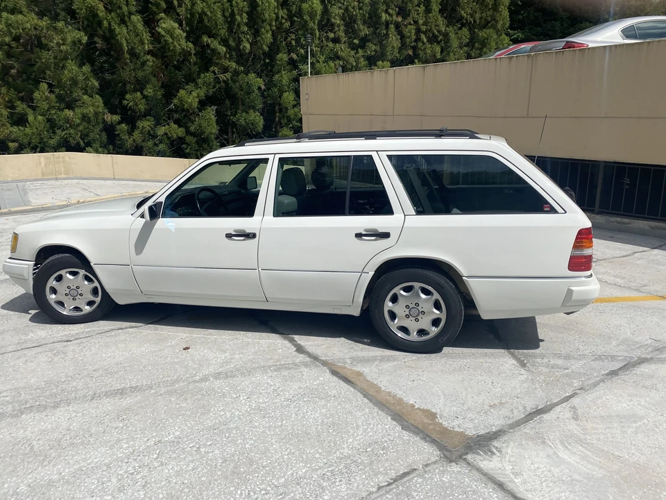 1995 Mercedes-Benz W124 E-Class - Image 6 of 31