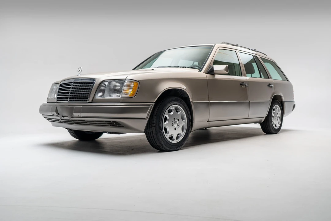 1995 Mercedes-Benz W124 E-Class - Image 2 of 31