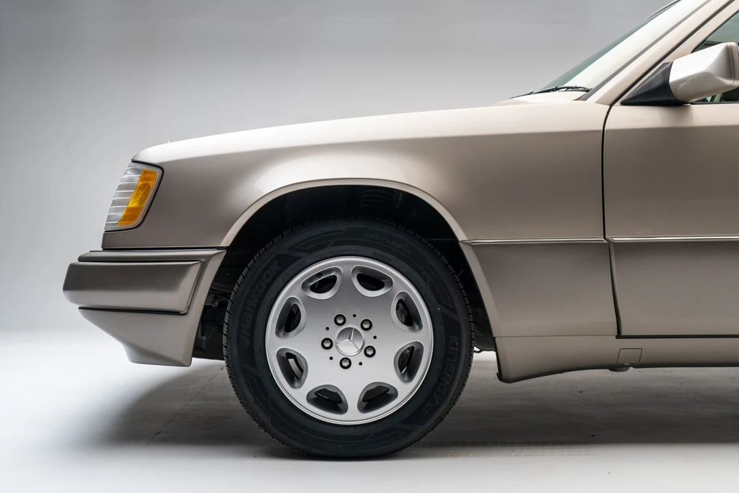 1995 Mercedes-Benz W124 E-Class - Image 16 of 31