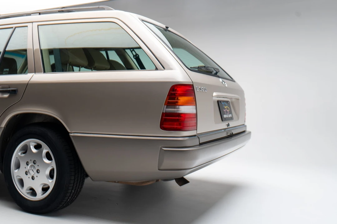 1995 Mercedes-Benz W124 E-Class - Image 18 of 31