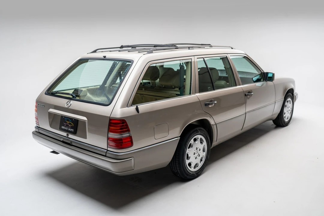 1995 Mercedes-Benz W124 E-Class - Image 9 of 31