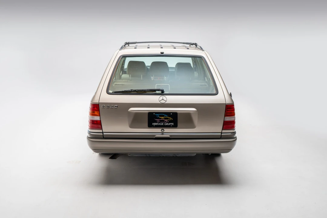 1995 Mercedes-Benz W124 E-Class - Image 12 of 31