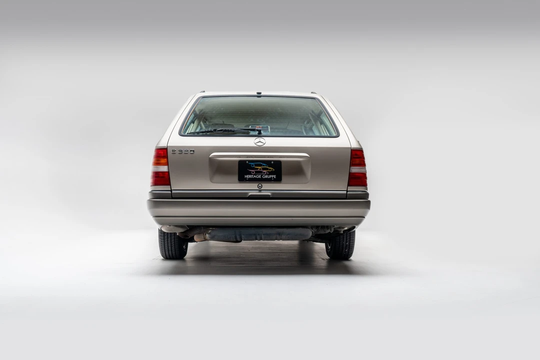 1995 Mercedes-Benz W124 E-Class - Image 11 of 31