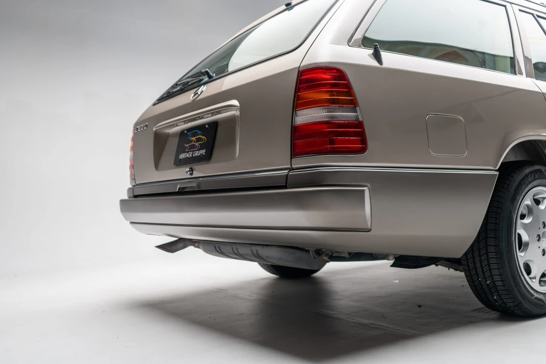 1995 Mercedes-Benz W124 E-Class - Image 20 of 31