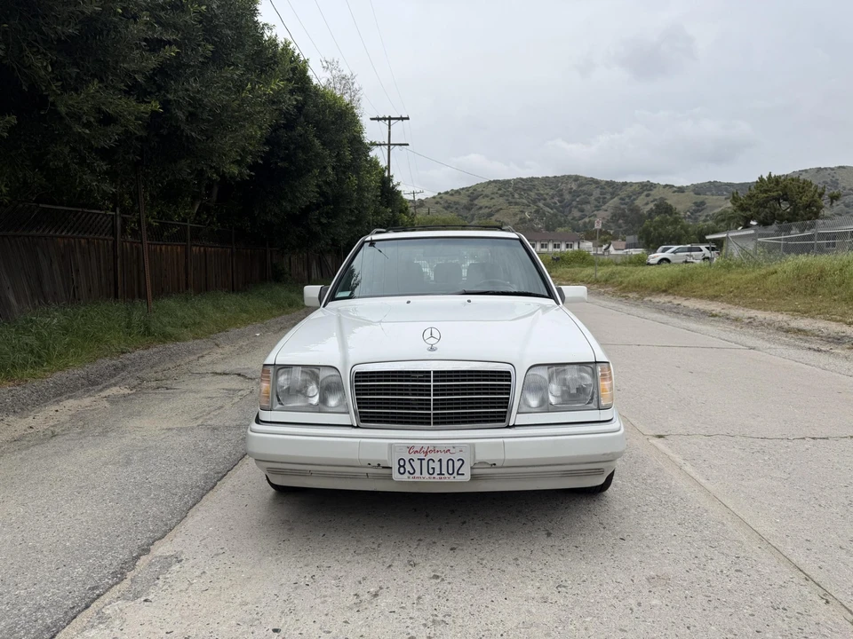 1995 Mercedes-Benz W124 E-Class - Image 18 of 31