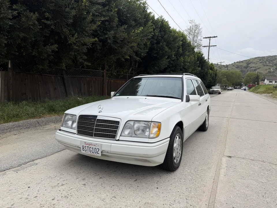 1995 Mercedes-Benz W124 E-Class - Image 3 of 31