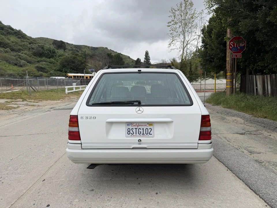 1995 Mercedes-Benz W124 E-Class - Image 10 of 31