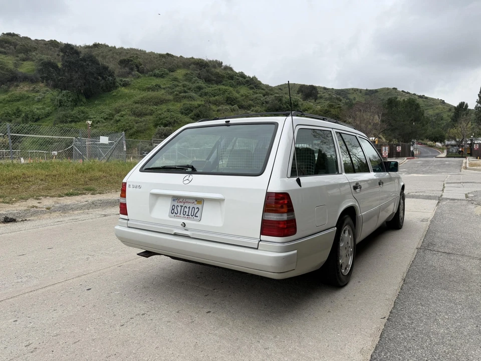 1995 Mercedes-Benz W124 E-Class - Image 12 of 31