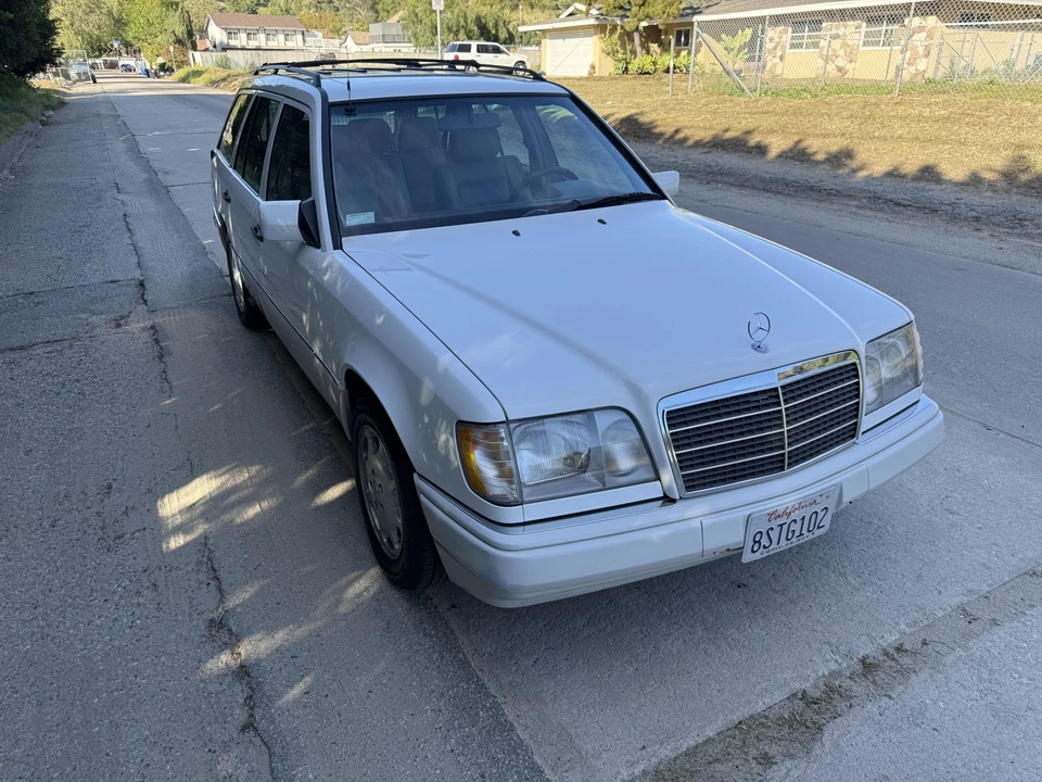 1995 Mercedes-Benz W124 E-Class - Image 17 of 31