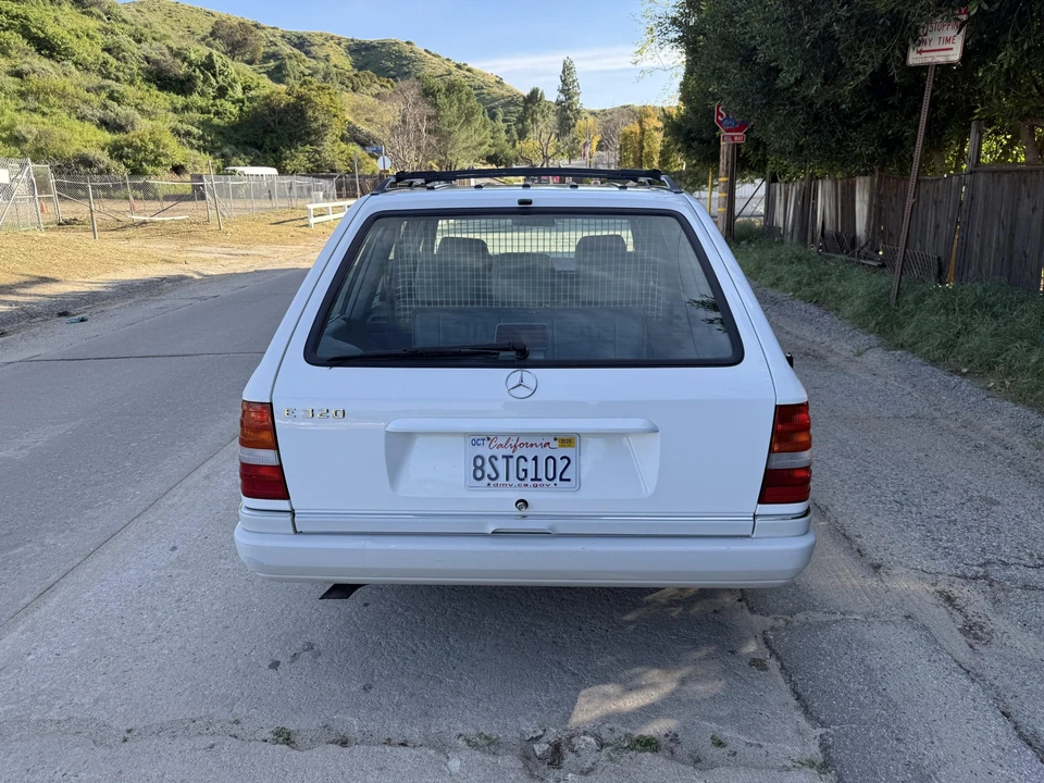 1995 Mercedes-Benz W124 E-Class - Image 9 of 31