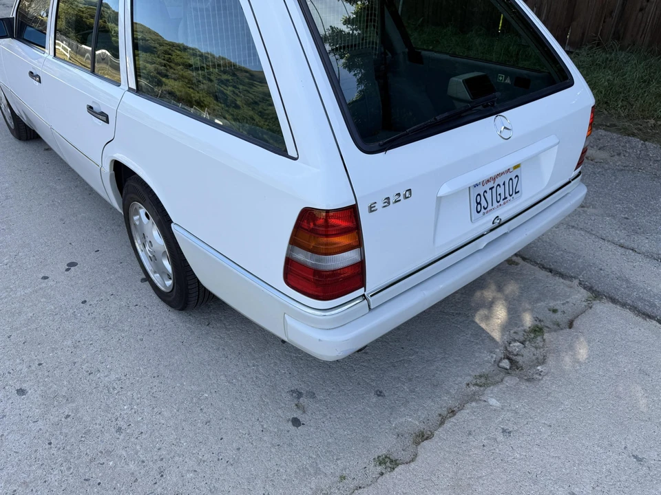 1995 Mercedes-Benz W124 E-Class - Image 30 of 31