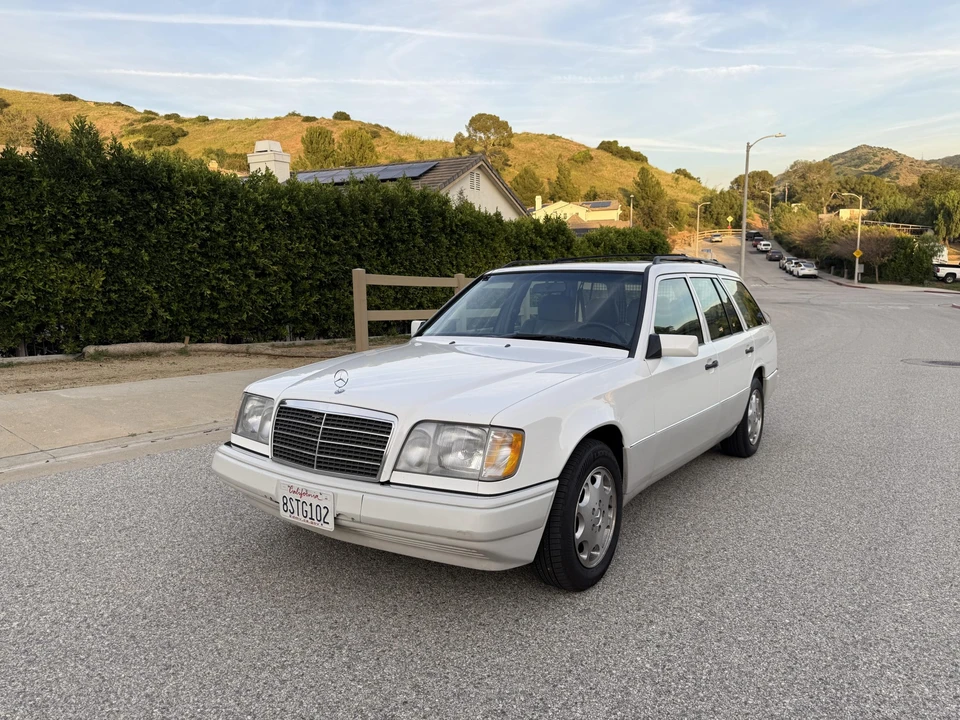 1995 Mercedes-Benz W124 E-Class - Image 4 of 31