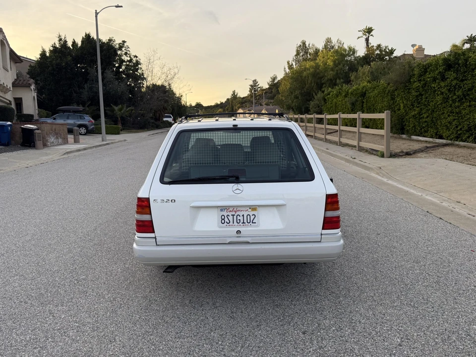1995 Mercedes-Benz W124 E-Class - Image 8 of 31