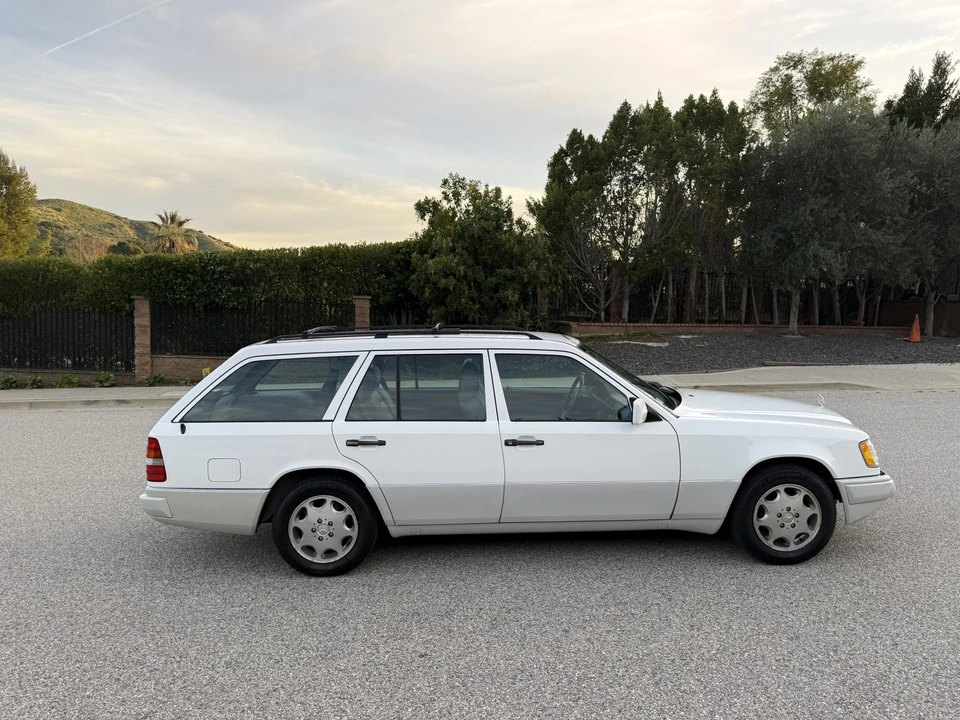 1995 Mercedes-Benz W124 E-Class - Image 14 of 31