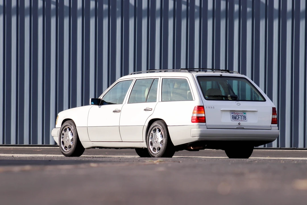 1995 Mercedes-Benz W124 E-Class - Image 12 of 31