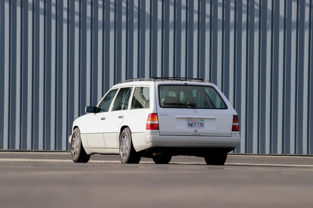 1995 Mercedes-Benz W124 E-Class - Image 14 of 31