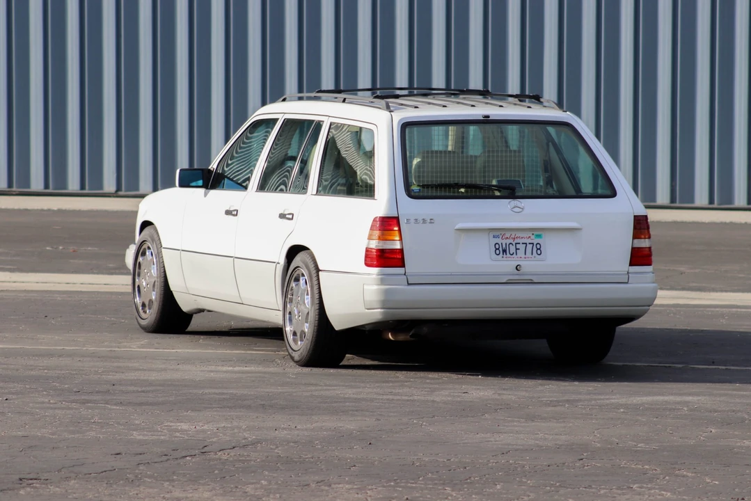 1995 Mercedes-Benz W124 E-Class - Image 15 of 31