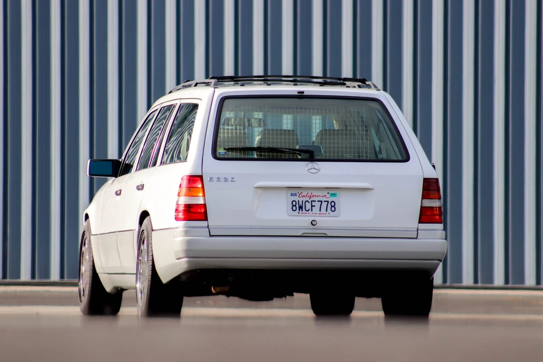 1995 Mercedes-Benz W124 E-Class - Image 16 of 31